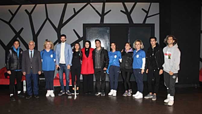 Sakarya Spor Lisesi Cep Herkül Naim’i izledi