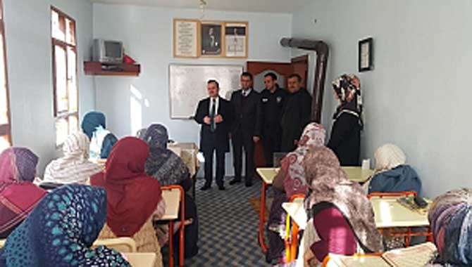 TARAKLI KAYMAKAMI ABDULLAH ARSLANTÜRK MAHDUMLAR MAHALLESİNİ ZİYARET ETTİ