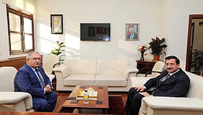 Vali Nayir’den Büyükşehir Belediyesi Genel Sekreteri Ak’a Hayırlı Olsun Ziyareti