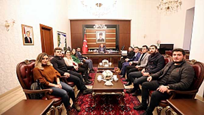 Vali Nayir Maltepe Üniversitesi Öğrenci Konseyi Üyelerini Kabul Etti