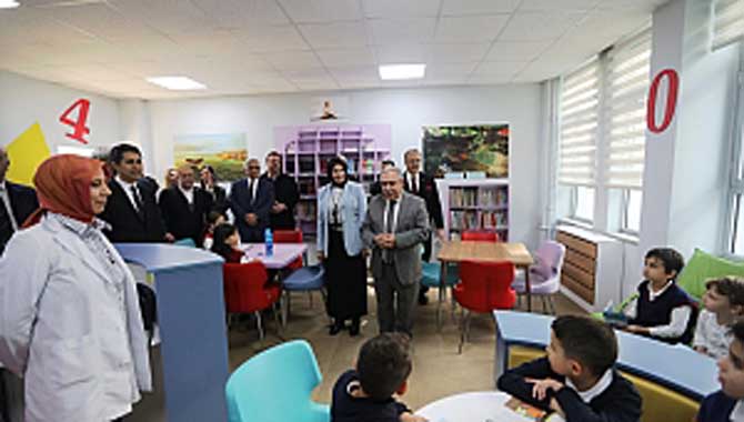 Vali Nayir Okul Ziyaretinde Tasarım ve Beceri Atölyelerinin Açılışını da Yaptı 