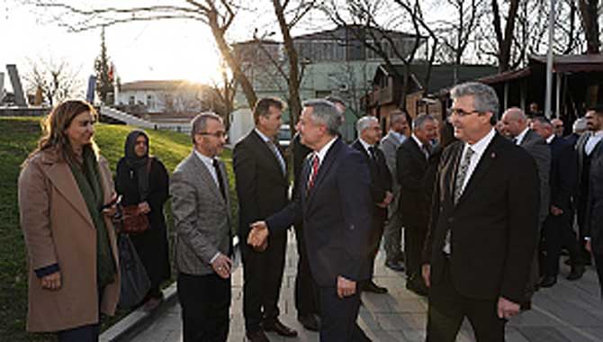 “2021 Türk Dünyası Kültür Başkentine en uygun aday Sakarya’dır”