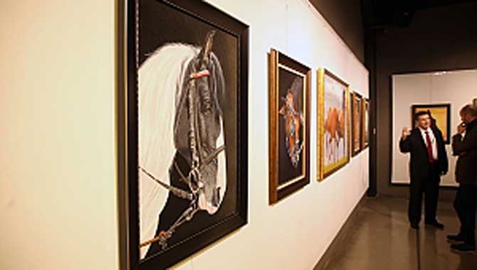‘Atların Rüyası’ resim sergisi OSM’de açıldı