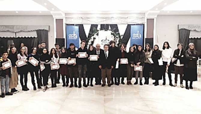 GECEYİ ŞİİRLE AYDINLATTILAR