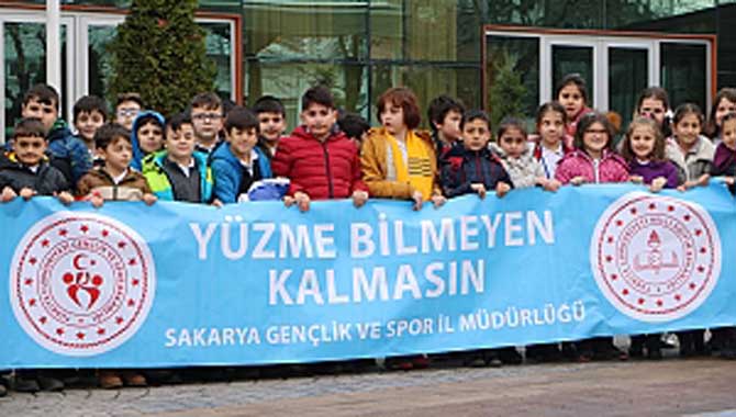 Hendek'te Yüzme Bilmeyen Kalmayacak