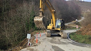 Heyelandan çöken yol eski görünümüne kavuştu 