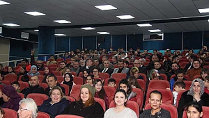 MHP Hendek Teşkilatı “Türkler Geliyor” filmini izledi 