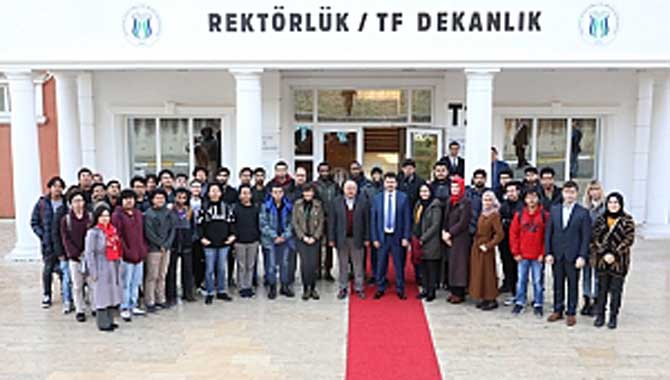 Rektörle Türkçe Konuştular