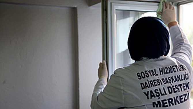 YADEM evde temizlik hizmeti ile yaşlıların yanında