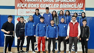 Büyükşehirli sporcular Kick Boks’ta kürsüde 