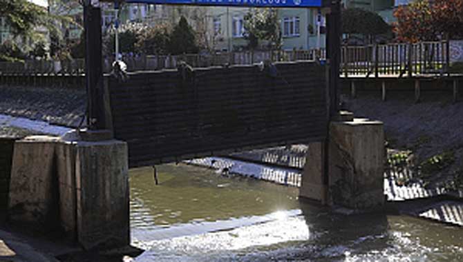 Çark Deresi’nin kapakları açıldı 