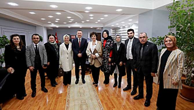 Hülya Koçyiğit Sevenleri İle Buluştu 