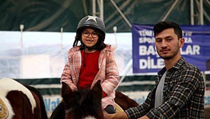 Minik biniciler maneje çıktı 