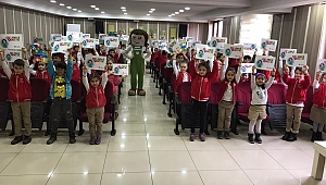 Minik öğrenciler Tomurcuk’la öğrenmeye devam ediyor 