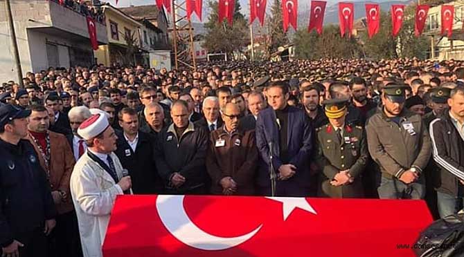 Sakarya Şehidinin yanında...