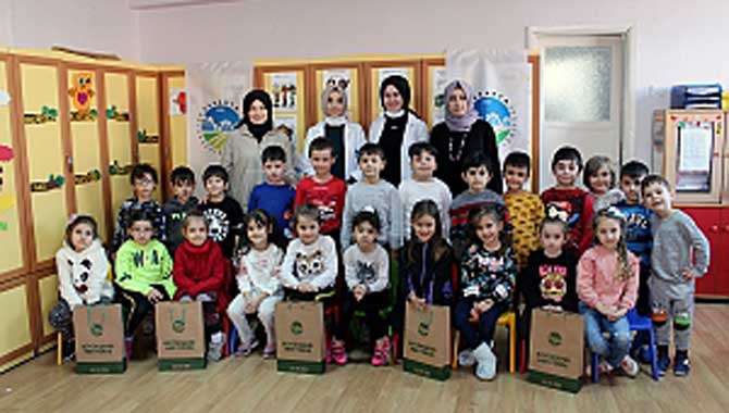 Tıp Merkezi’nden minik çocuklara diş taraması 