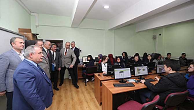 Vali Nayir Necmettin Erbakan Fen Lisesini Ziyaret Etti 