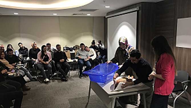 Anne ve Baba Adaylarına “Bebeğimiz Olacak” Semineri 