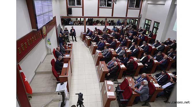 Büyükşehir Meclisi Kadınlar Günü’nü unutmadı