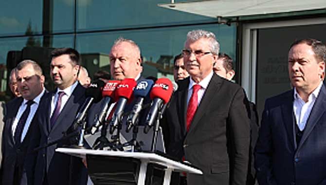 “Cumhurbaşkanımıza yönelik söylemleri en sert şekilde kınıyoruz” 