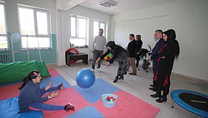 Durmuş’tan Özel Öğrencilere Anlamlı Ziyaret 