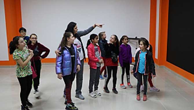 Eskrim Sporcularından '' Yaşayan Stadyum '' Projesine Tam Not 