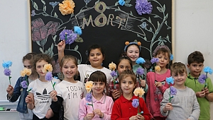Minik öğrenciler 8 Mart Dünya Kadınlar Günü’nü unutmadı 