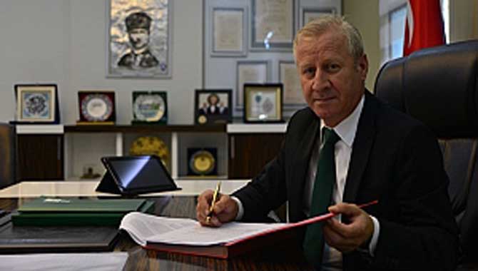 Sakarya Ticaret Borsası İl Sağlık Müdürlüğü'ne malzeme ve ekipman bağışı yaptı 