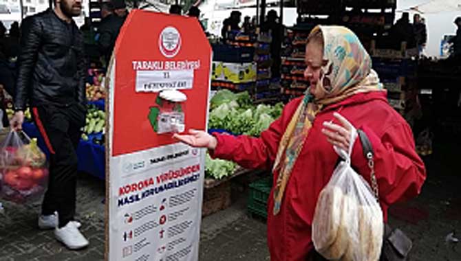 Sokaklara dezenfektan konuldu 