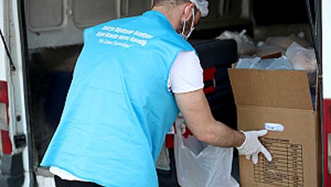 Büyükşehir’den vatandaşlara hijyen seti 