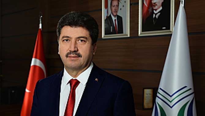 REKTÖR SARIBIYIK 23 NİSAN’I KUTLADI 