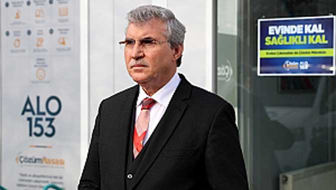 “Sağlık çalışanlarımız eşsiz bir başarıya imza atıyor” 