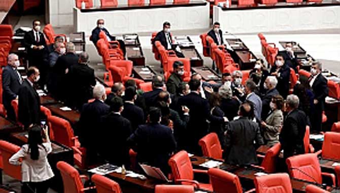 TBMM’de AKP-CHP arasında ikinci kavga 