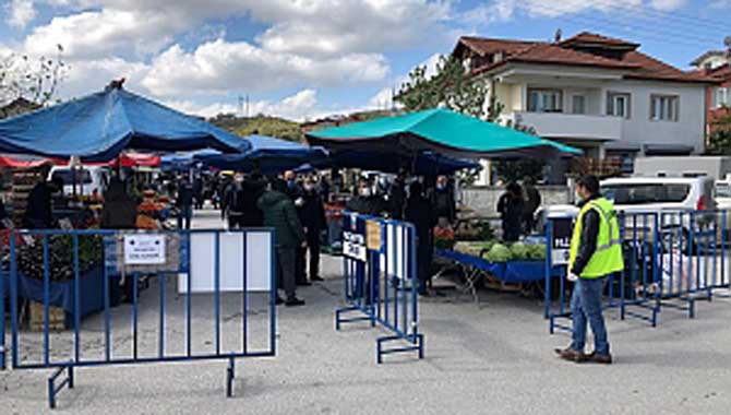 İki Semt Pazarı Cuma Günü Aynı Yerde Kurulacak 