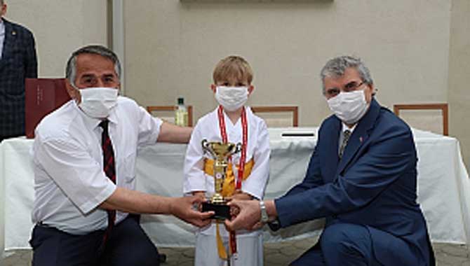 “Minik sporcularımızın hayatları ödüllerle taçlansın” 