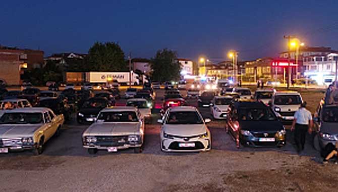 Arabalı sinema etkinlikleri Erenler’de devam etti 