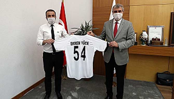 Başkan Ekrem Yüce’den Sakaryaspor’a 100 bin TL’lik destek