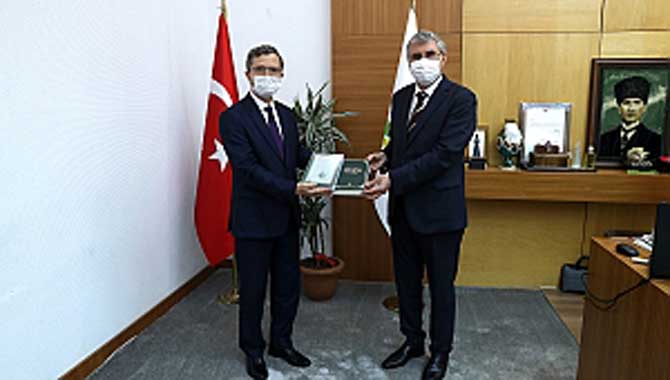 Başkan Yüce İl Müftüsü Başiş'i ağırladı 