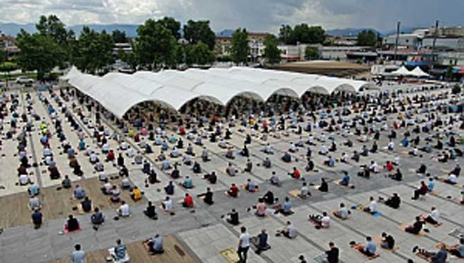 Demokrasi Meydanı’nda 3. cuma 