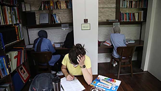 Faik Baysal Kütüphanesi kapılarını açtı