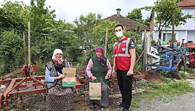 Ferizli’de hanelere maskeler ulaşmaya başladı 