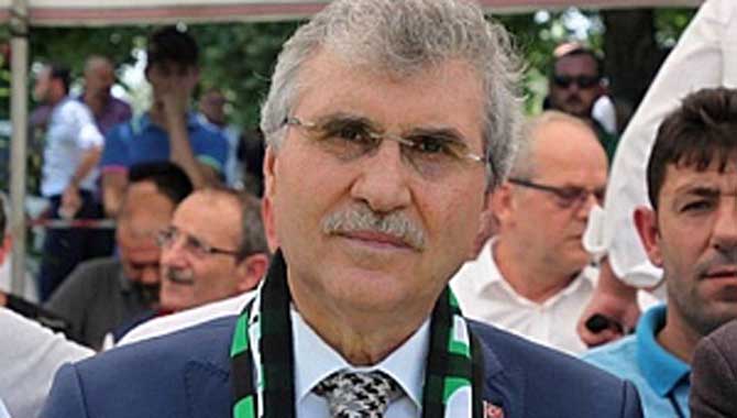 Başkan Ekrem Yüce'den Sakaryaspor'a 100 bin TL'lik destek 