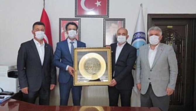 BAŞKAN KILIÇ’TAN KARDEŞ BELEDİYEYE ZİYARET