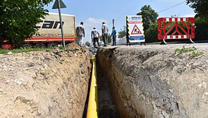 DOĞALGAZ ÇALIŞMASI TÜM HIZIYLA SÜRÜYOR 