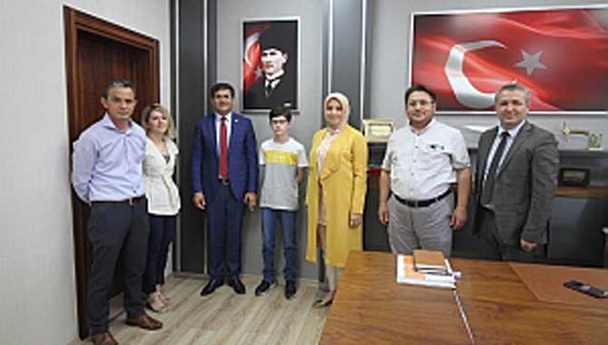 Durmuş, LGS Şampiyonlarını Ödüllendirdi.