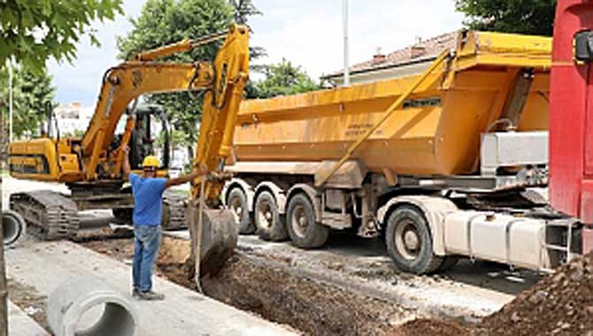 Yenicami Bulvarı’na yağmursuyu altyapısı