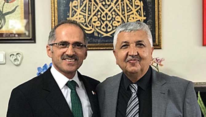 35 Yıllık Öğretmenliğini Zirvede Tamamladı