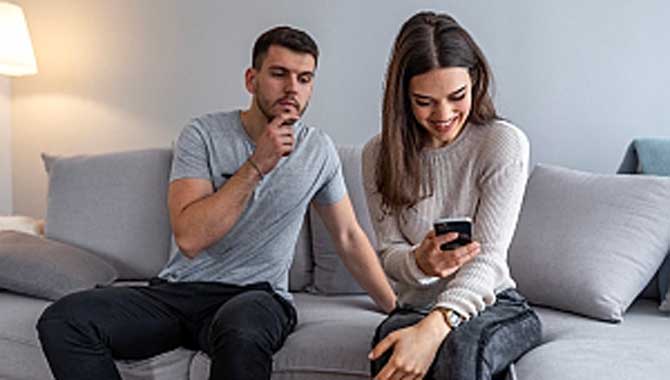 Aldatılma Korkusu Yaşıyorsanız Önce İlişkinize Güvenin 