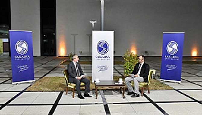 Rektör Savaşan Aday Öğrencilerle Bir Araya Geldi