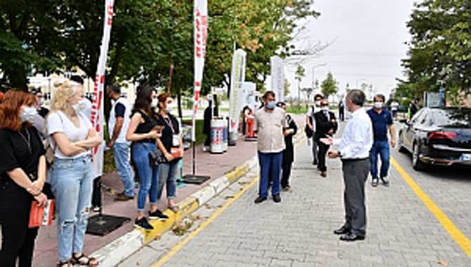 Rektör Savaşan Yeni Öğrencileri Karşıladı